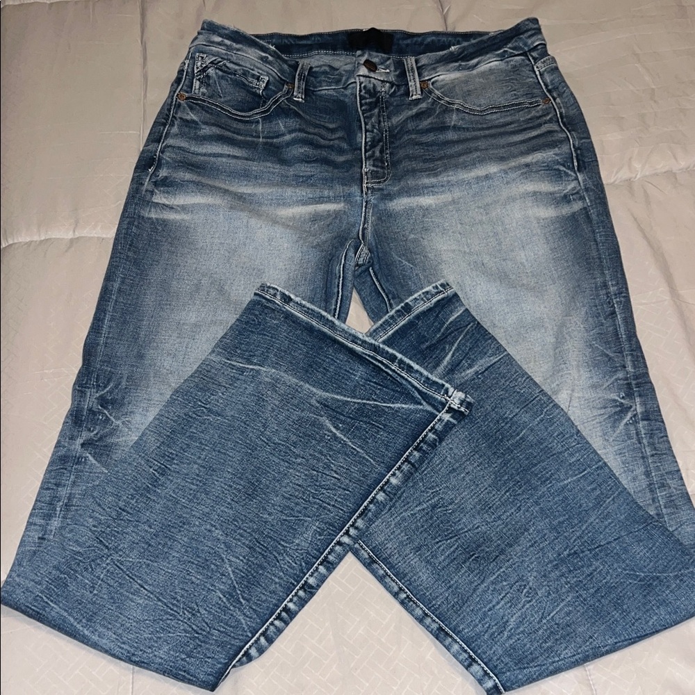Buckle Women's Boot Cut Jeans in Faded Blue Wash